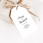 Etiquetas Mínimas de Presente para Casamento Negro<br><div class="desc">Esta etiqueta de presentes de casamento preto e branco minimalista é perfeita para uma comemoração de casamento rústica. O design apresenta uma bela fonte preta em um fundo branco para embelezar seu evento.</div>