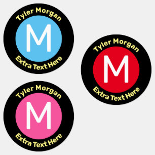 Etiquetas Nome e monograma da criança em círculos coloridos