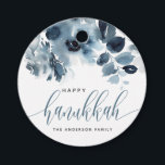 Etiquetas Para Lembrancinhas Aquarela Azul Flores Felizes Caligrafia Hanukkah<br><div class="desc">Feliz Hanukkah! Adicione um belo sotaque floral aos seus presentes com estas etiquetas florais. Ele apresenta um padrão de aquarela de flores azuis. Os textos são perfeitamente editáveis para todos os efeitos. Itens correspondentes estão disponíveis.</div>