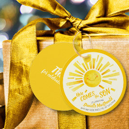 Etiquetas Para Lembrancinhas Aqui vem o filho chá de fraldas amarelo do sol.