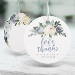 Etiquetas Para Lembrancinhas Azul empoeirado botânico com amor e obrigados<br><div class="desc">Cartas "com amor e obrigados" com cor d'água romântica floral botânica e verde em amarelo suave,  azul poeirento,  cinzas doces e elegantes,  personalizem com nomes e datas de casais,  etiquetas de favorecimento de excelentes para casamentos,  chás de panela,  chás de fraldas ou qualquer evento especial.</div>