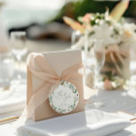 Etiquetas Para Lembrancinhas Casamento Eucalipto Verde com Duelo Floral Moderno<br><div class="desc">Design apresenta um buquê de verde-aquarela, eucalipto, sábio e anêmonas desenhados à mão especialmente para a coleção de convites para casamentos do "Evergreen Garden". Para alterar seus nomes, local e data do casamento e outros detalhes, clique em "Personalizar". Veja o link de coleção nesta página para ver todos os itens...</div>