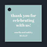 Etiquetas Para Lembrancinhas Casamento Personalizado De Azul Aqua Azul Negrito<br><div class="desc">Agradeço aos seus convidados com este obrigado elegante - vocês são a favor das etiquetas! Apresentando um design chic e minimalista em azul aqua macio com tipografia branca clássica, essas etiquetas adicionam um toque personalizado a favores de casamento, presentes de festas ou bolsas de boas-vindas. Personalizáveis com os nomes do...</div>