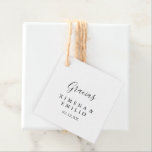 Etiquetas Para Lembrancinhas Casamento Simples Minimalista de Gracias<br><div class="desc">Estas simples gracias minimalistas são perfeitas para um casamento moderno espanhol. O design simples e elegante apresenta a tipografia de scripts clássicos e ricos em preto e branco. Torne as etiquetas suas, incluindo seus nomes, o evento (se aplicável) e a data. Essas etiquetas favoritas podem complementar uma recepção de casamento,...</div>