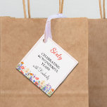 Etiquetas Para Lembrancinhas Elegant Floral 60th Birthday Favor Tag 60 personal<br><div class="desc">Elegante Floral 60º Aniversário Nome personalizado Tag 60. Adicione um toque encantador à sua comemoração de 60 anos com estas elegantes etiquetas de favor floral. Apresentando um belo design de flores delicadas e cores pastéis macios, essas etiquetas são perfeitas para anexar a favoritos para festas, presentes ou obrigados que você...</div>