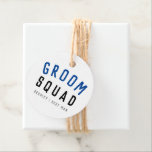 Etiquetas Para Lembrancinhas Esquadrão do Groom | Na moda Solteiro Padrinho de<br><div class="desc">A bonitinha, simples, na moda, "Groom Squad" cita uma etiqueta de arte com a tipografia moderna e minimalista em preto e marinho azul, num estilo legal de moda. O slogan, o nome e o papel podem ser facilmente personalizados com os nomes do seu esquadrão de noivos, por exemplo, noivo, melhor...</div>