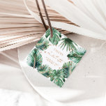 Etiquetas Para Lembrancinhas Festa de solteira tropical e diamante moderna<br><div class="desc">Este design personalizado na moda apresenta uma bela fonte escrita à mão contra um pano de fundo de folhas tropicais vibrantes. Ele adiciona um toque de sofisticação e encanto tropical à celebração da solteira. Personalize-o facilmente com o nome da futura noiva e outros detalhes. Este design único é o acessório...</div>