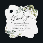 Etiquetas Para Lembrancinhas Monograma de Agradecimento de Casamento com Verdor<br><div class="desc">Projetado para combinar com nossa Coleção Boho Greenery,  esta etiqueta personalizável apresenta ramos de eucalipto em aquarela com texto gráfico em caligrafia,  combinado com uma serifa clássica em preto. Itens correspondentes disponíveis.</div>