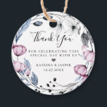 Etiquetas Para Lembrancinhas Noiva de Grinalda Floral Azul empoeirado Mauve<br><div class="desc">Bela grinalda de flores e folhagens em aquarela em tons da moda de azul empoeirado,  mauve,  cinza e branco,  etiquetas de agradecimento. A parte de trás da etiqueta apresenta cor azul empoeirada sólida.</div>