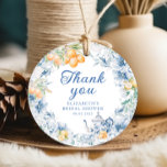 Etiquetas Para Lembrancinhas Partido do Chá Moderno Elegante<br><div class="desc">Transporte-se para um belo jardim de elegância com nossas Etiquetas de Favor do Chá de panela do Partido Citrus Floral e do Azul Elegante Tea Party, uma celebração onde a sofisticação encontra o charme refrescante do prazer da cidade. Essa design é uma mistura perfeita das calmas do azul com a...</div>