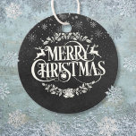Etiquetas Para Lembrancinhas Vintage Chalkboard Felry Christmas Snowflakes<br><div class="desc">Uma etiqueta de presente de Natal a preto e branco,  com flocos de neve em queda e uma bela design de Natal Feliz em um fundo de quadro de chanfro antigo. As costas têm um painel para você escrever a mensagem da sua estação especial. Projetado por Thisnotme©</div>