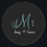 Etiquetas simples de monograma a preto<br><div class="desc">Vinhetas negras simples de monograma para todas as ocasiões. Todo o espectro do arco-íris disponível para seu fundo e texto, não apenas algumas centenas de cores. Você pode escolher qualquer combinação mesmo que não esteja no gráfico de cores zazzle. Abaixo está um link para "gráfico hexacrófico" para obter mais cores...</div>