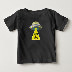 Eu Acredito Na Camisa T Do Espachante Da Alienígen