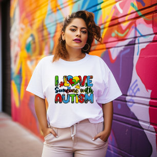 Eu Amo Alguém Com Uma T-shirt Autismo