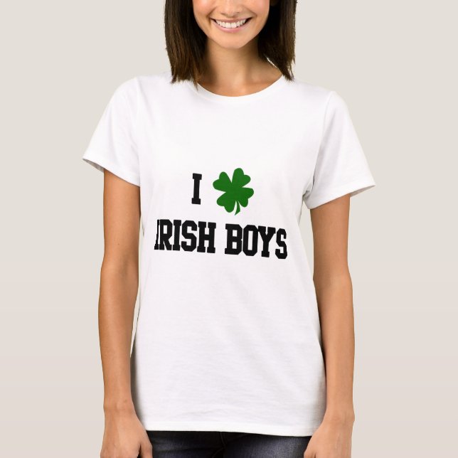Eu amo meninos irlandeses, t-shirt verde do trevo (Frente)