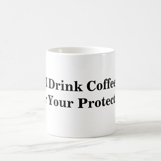 Eu bebo CoffeeFor sua caneca da proteção (Centro)