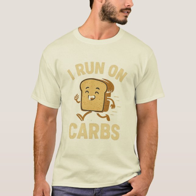 "Eu corro em carboidratos" T-Shirt Engraçado (Frente)