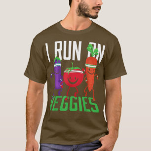Eu Corro Em Veggies Vegans Vegetarian T-Shirt