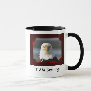 "EU estou sorrindo!" Caneca da águia americana