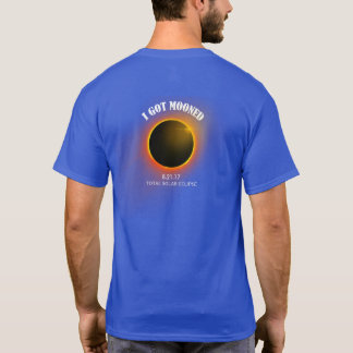 Eu obtive a t-shirt Mooned o eclipse solar total