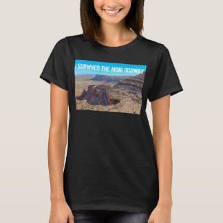 Eu sobrevivi ao t-shirt das mulheres de Moki
