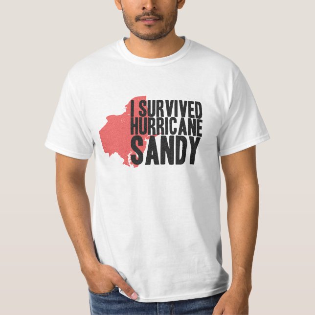 Eu sobrevivi ao t-shirt de Sandy do furacão (Frente)