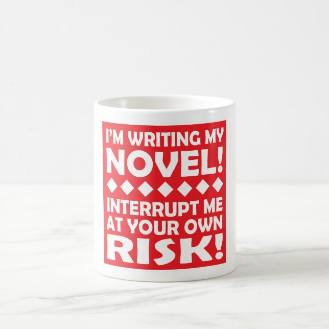 "Eu SOU ESCREVENDO MINHA NOVELA!" caneca (Centro)