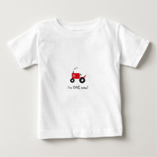 "Eu sou UM agora!" T-shirt do trator do bebê