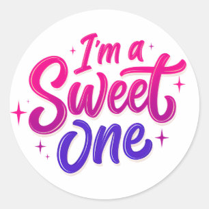 Eu sou um doce adesivo rosa de aniversário