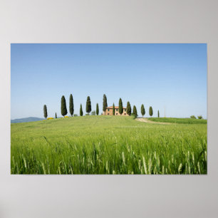 Fábrica na Toscana com poster de ciprestes