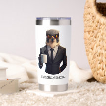 Falcão Empresário Carregando Café Focado