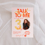Fale 30 Para Mim Cartão De Convite De aniversário<br><div class="desc">Projetado para nossa coleção de sinais de boas-vindas do Talk Trinta para Mim,  este Cartão de Convite personalizável apresenta fontes personalizáveis de fotografia e decoração. Itens correspondentes disponíveis.</div>