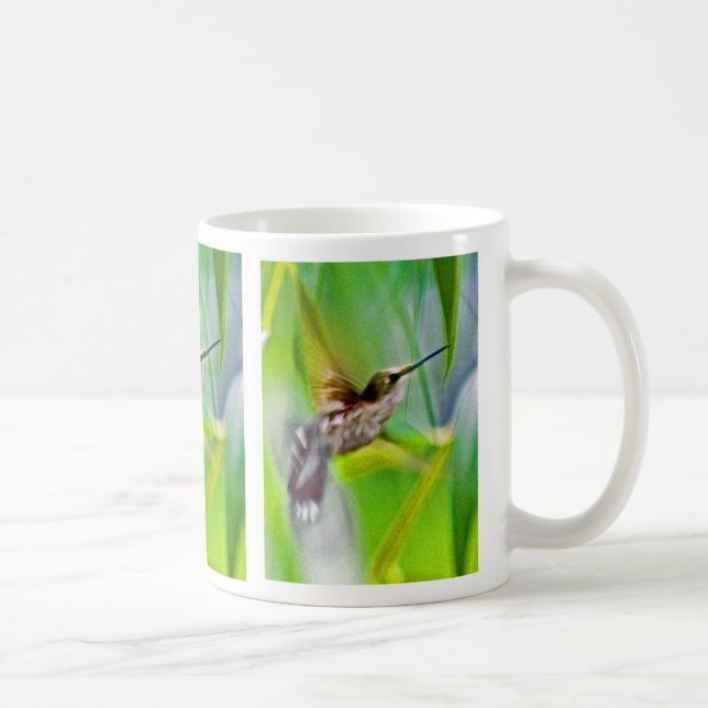 Falta de foco na caneca de café (Direita)
