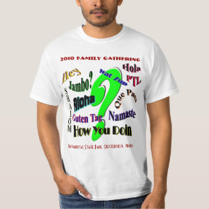 Família 2010 que recolhe o t-shirt