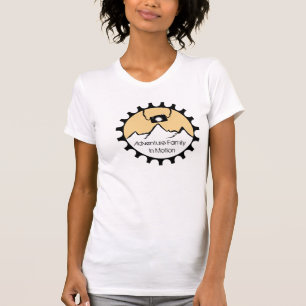 Família da aventura no t-shirt do movimento