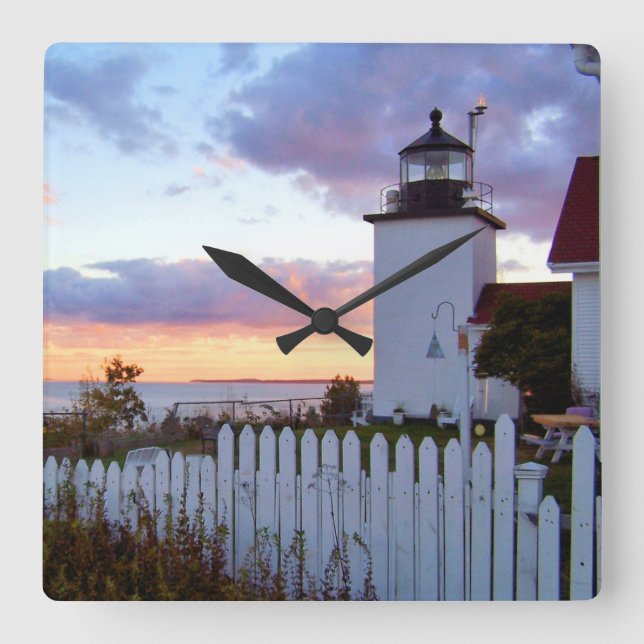 Farol Forte, Relógio Quadrado Maine (Frente)