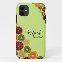 Fatias de várias capas de iphone de frutas frescas