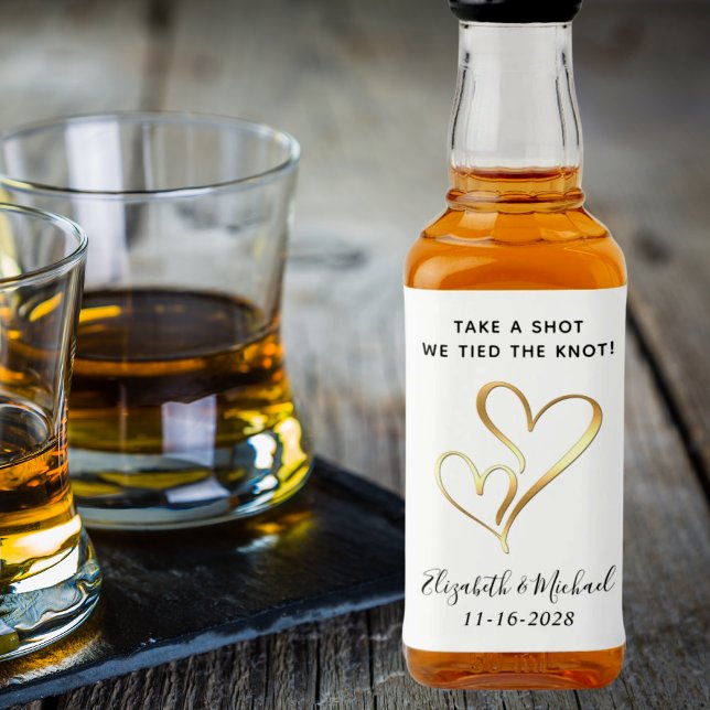 Favor De Casamento Tire Uma Foto Que Nós Tinhamo-L (Raise the bar at your wedding celebration with our fun mini liquor bottle labels)