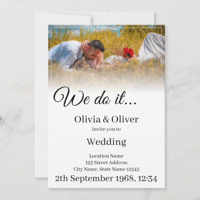 Fazemos isso - beijando Casal num Prado (Frente)