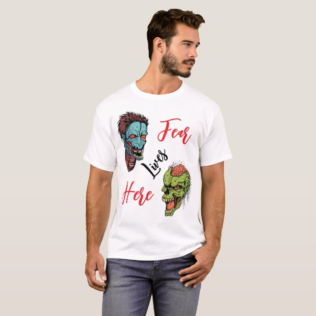 Fear Lives Here – Spooky Design Men’s T-Shirt (Frente Completa)