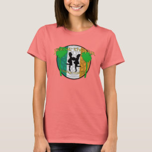 Feis no t-shirt da campainha das mulheres justas