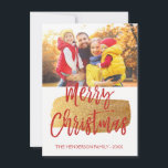 Feliz Cartão com fotos de Letras com Mão de Natal<br><div class="desc">Feliz Cartão com fotos de Manuscrito de Natal. A foto e o texto deste script de pincel com letra manual podem ser atualizados e personalizados com sua foto e seu nome de família. Este cartão apresenta também o nome da família e uma coroa de folha de ouro no verso do...</div>