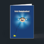 Feliz Cumpleanos, cartão engraçado do aniversário<br><div class="desc">Feliz Cumpleanos e cartão do feliz aniversario. Inglês e espanhol/Spanglish. Dom cómico do Latino/ilustração do alargamento no fundo azul do céu nocturno.</div>