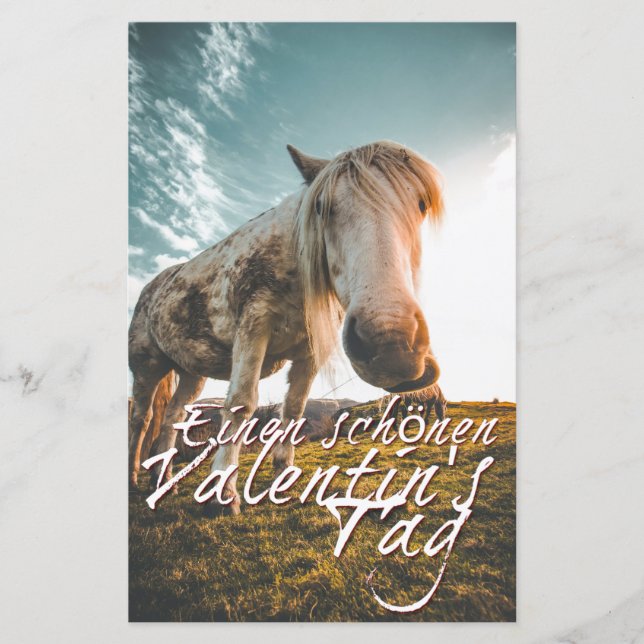 Feliz dia dos namorados com cavalo olhando (Frente)