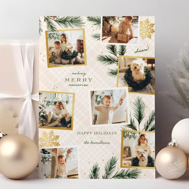 Feliz Memórias 7 fotografia Cartão de Natal (Making merry memories 5x7 photo collage holiday card. Pine and gold snowflake accents. 7 photo )