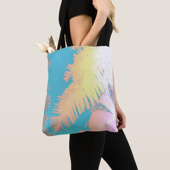 Feliz Morcego Tropical Palm Trees Tote Bag (Close Up)