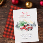 Feliz Natal Cartão da Família Truck Buffalo Vermel<br><div class="desc">Que melhor maneira de deixar seus amigos e familiares saberem que você está pensando neles do que desejando um Feliz Natal com este clássico caminhão vermelho na neve com uma árvore de Natal nas costas para colocar o clima para o que está por vir. Altere facilmente o texto da placa...</div>