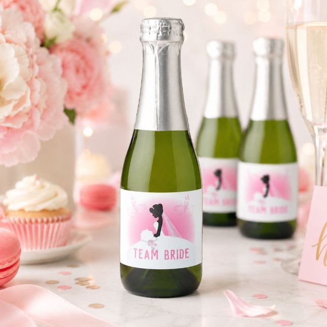 Festa de despedida de solteira silhueta rosa time  (Bachelorette Party Pink silhouette team bride Sparkling Wine Label)