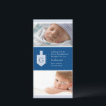 Festividades Cartão com fotos de Hanukkah Dreidel do monograma<br><div class="desc">Mostre fora sua família bonita com este cartão com fotos feito em cores legal do inverno. Um dreidel de Hanukkah do gráfico esboçado pelos pontos brancos serve como um quadro para seu monograma. Adicione sua mensagem personalizada ao lado dela e não esqueça suas fotos de família lindos! Disponível em cores...</div>