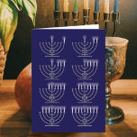 Festividades Cartão de Férias de Oito Noites de Hanukkah<br><div class="desc">Um diagrama mostrando a ordem das velas em um hanukkiah para cada noite de Chanucá.</div>
